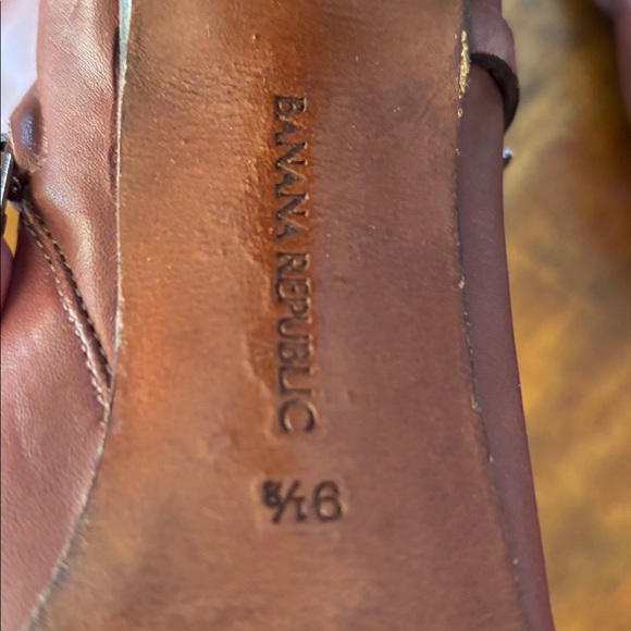 Banana Republic Rich Brown Heeled Boots - Picture 6 of 8